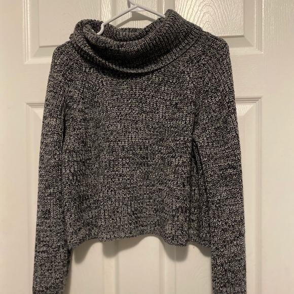 Turtleneck sweater - Picture 3 of 3